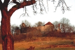 gaestepension-die-tannenburg_gesamtansicht-burg