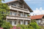 fewo-am-weberfeld_aussenansicht-balkon-holz-ferienhaus-weberfeld