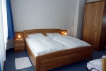 haus-seerose_gartenwohnung-schlafzimmer