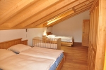 ferienhof-bauer_fewo-almsonne-schlafzimmer