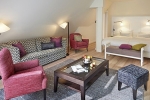 hotel_bad-hotel_schlafzimmer wohnbereich