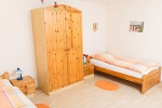 ferienhof_ferienbauernhof-ost_schlafzimmer2