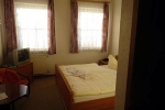 hotel-und-pension_zum-einsiedler_schlafzimmer